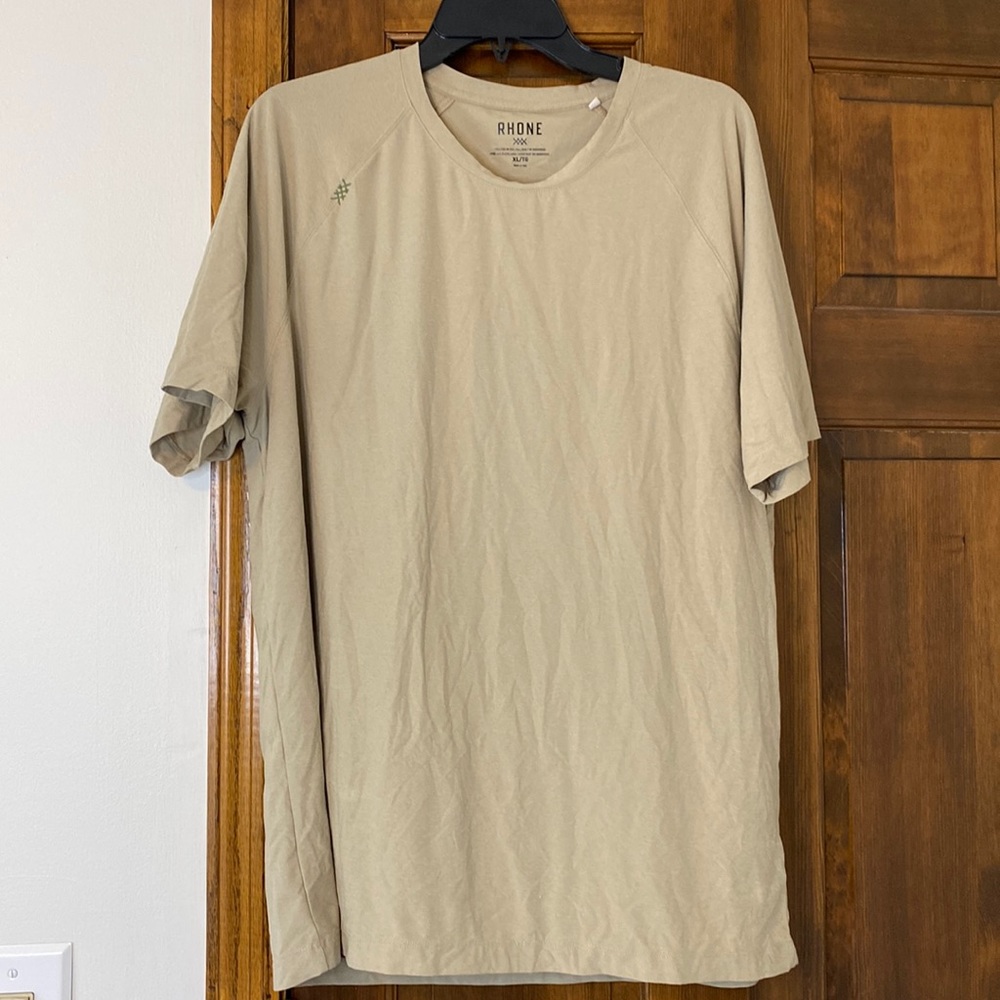 RHONE Men's Short Sleeve Crew Neck T-Shirt in Light Tan